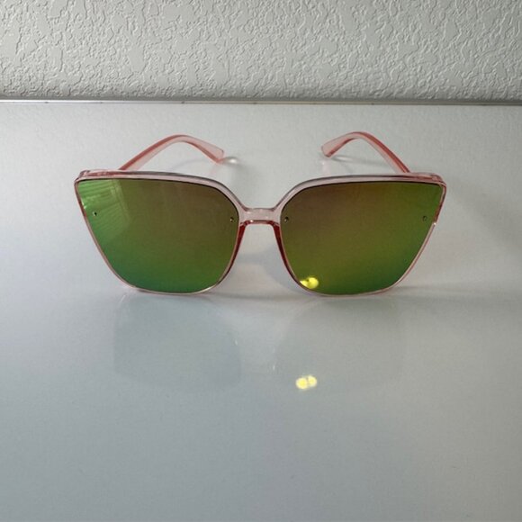 SHEIN Oversized Pink Polorized Sunglasses NWOT - Picture 3 of 4